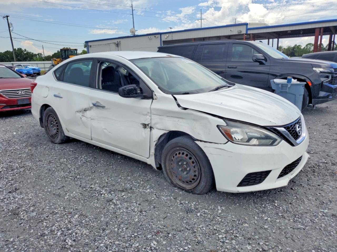 2017 NISSAN SENTRA SV — Фото 4 из 12