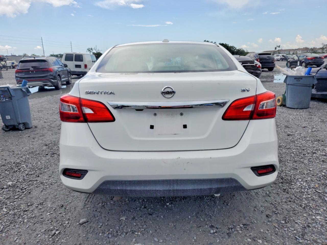 2017 NISSAN SENTRA SV — Фото 6 из 12