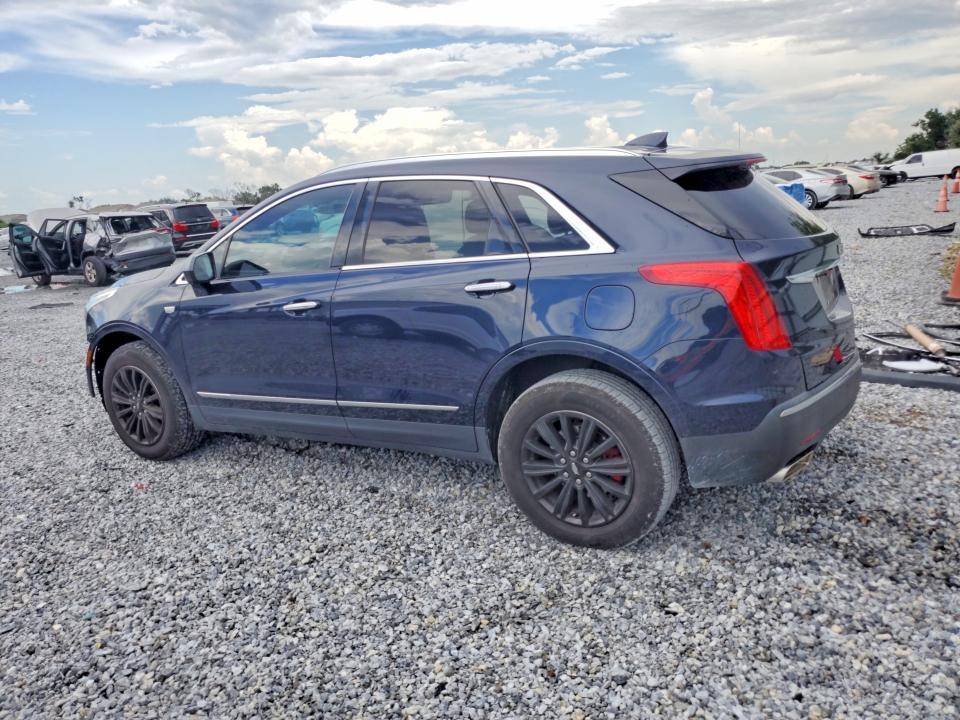 2017 CADILLAC XT5 — Фото 2 из 14