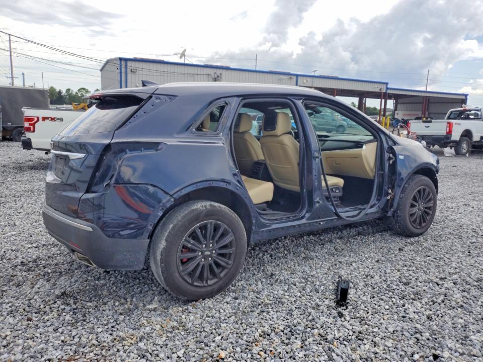 2017 CADILLAC XT5 — Фото 3 из 14