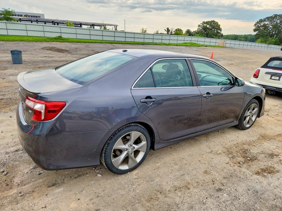 2012 TOYOTA CAMRY SE V6 — Фото 3 из 12