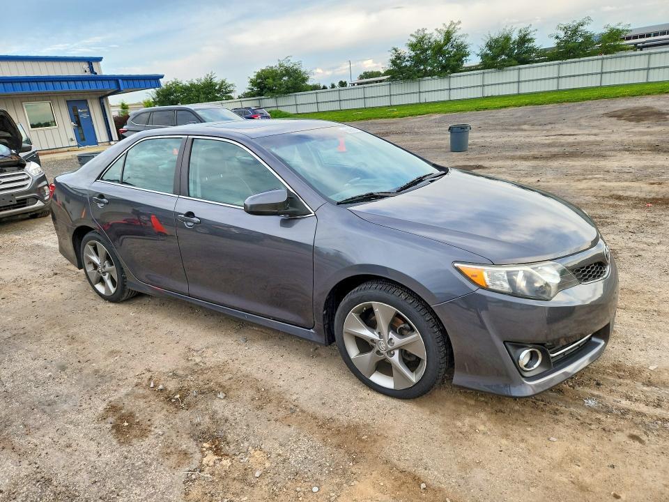 2012 TOYOTA CAMRY SE V6 — Фото 4 из 12