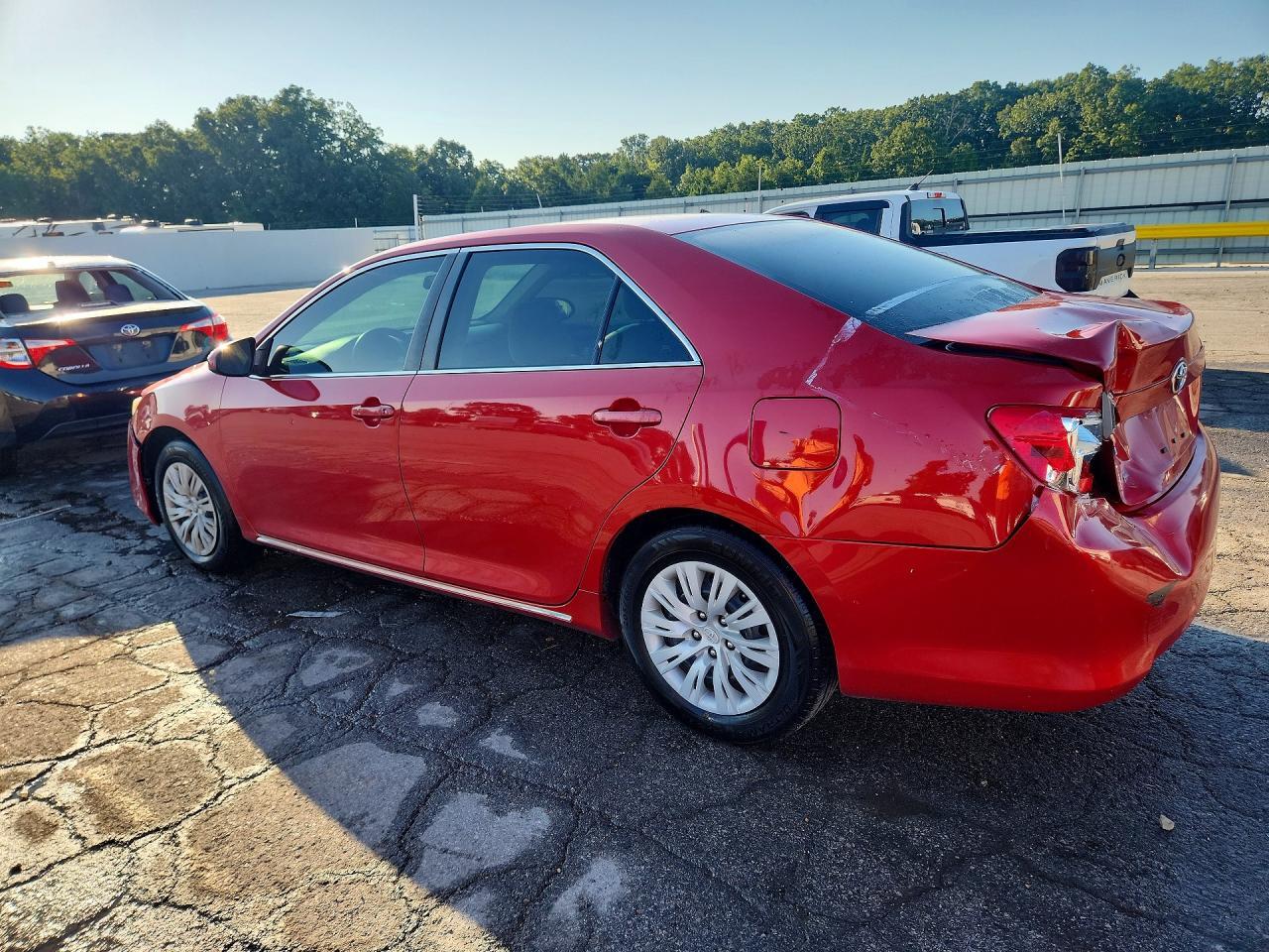 2012 TOYOTA CAMRY LE — Фото 2 из 12