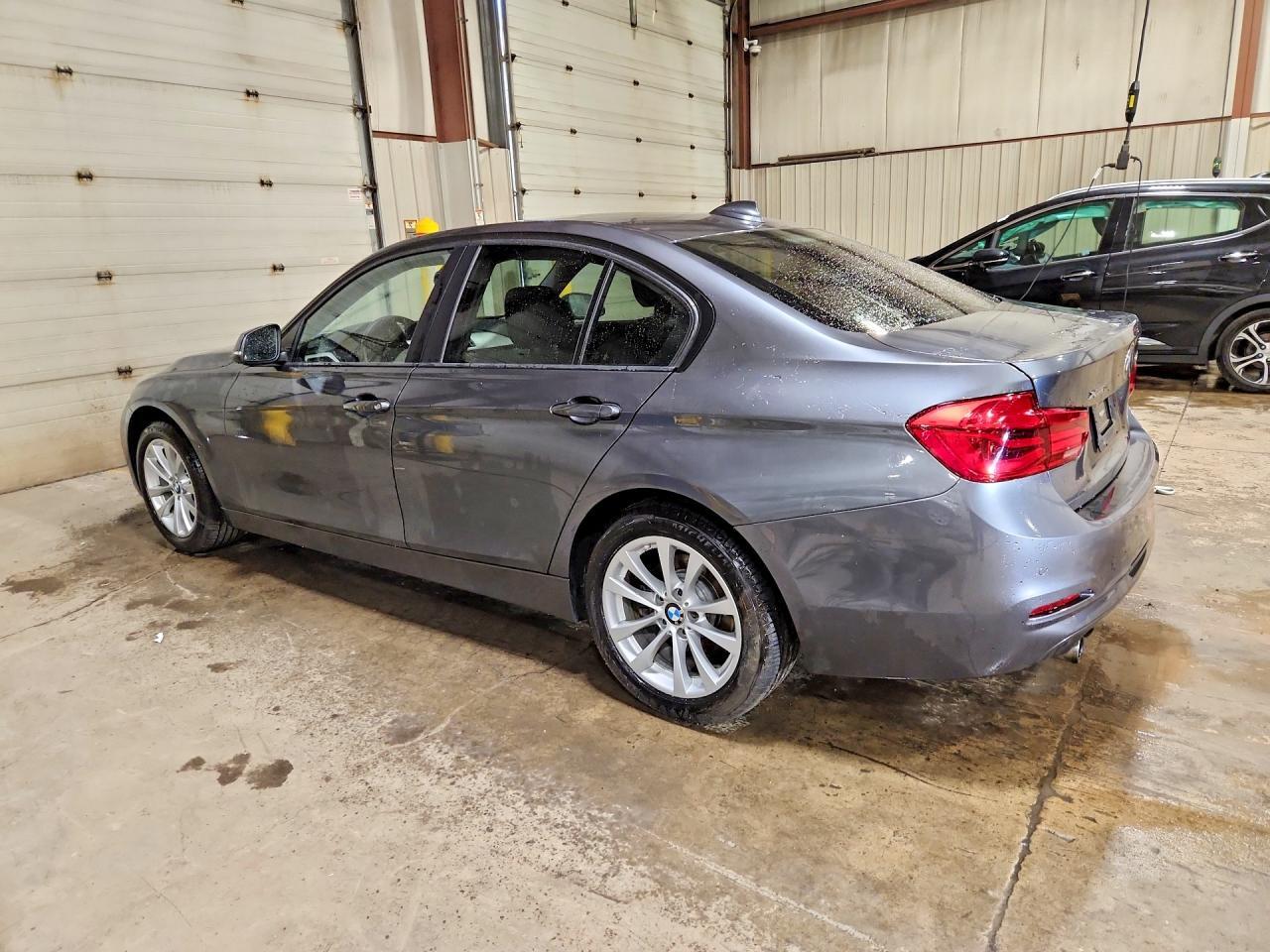2018 BMW 320 XI — Фото 2 из 12