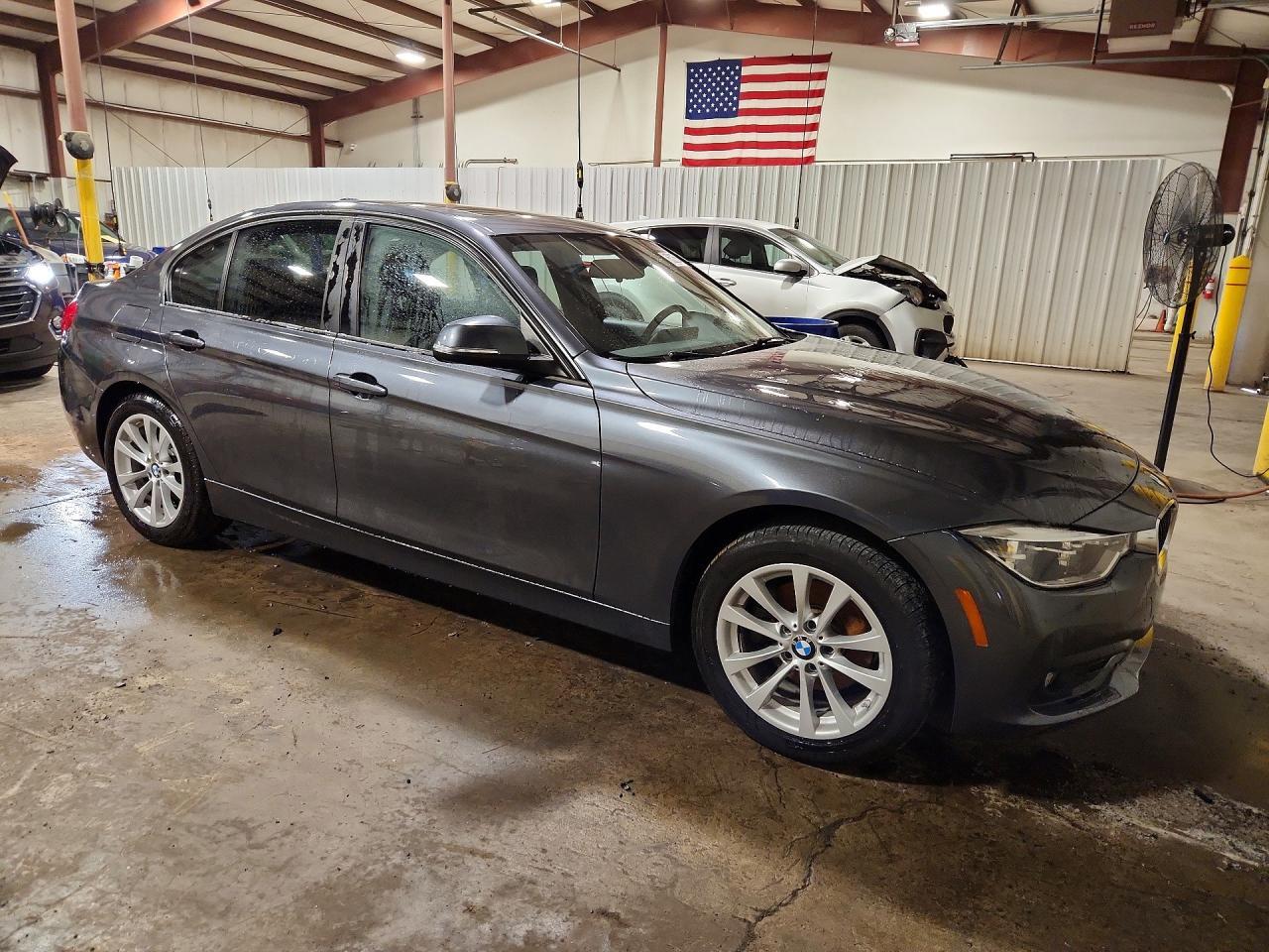 2018 BMW 320 XI — Фото 4 из 12