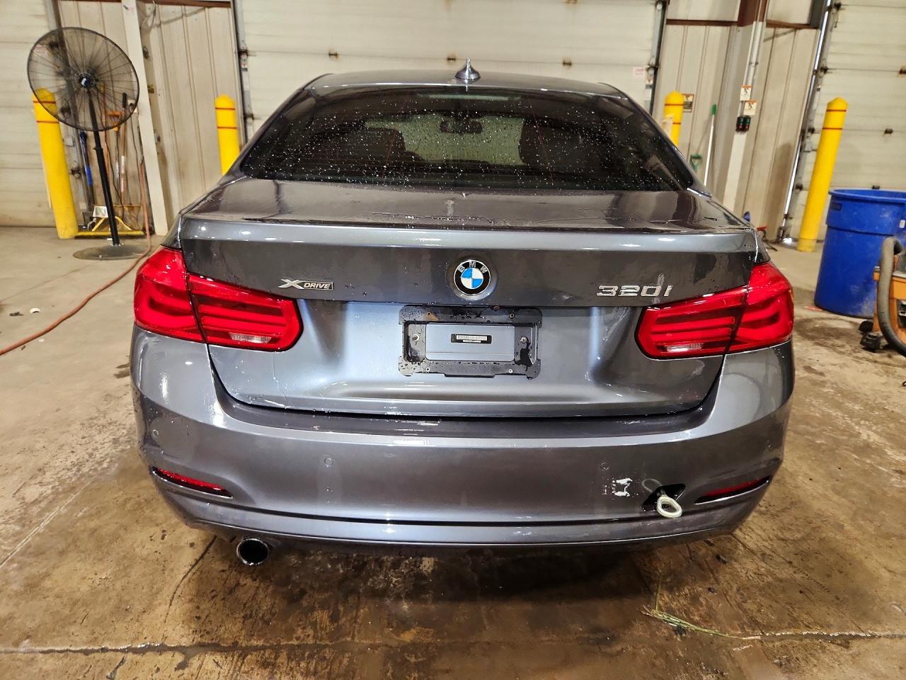 2018 BMW 320 XI — Фото 6 из 12