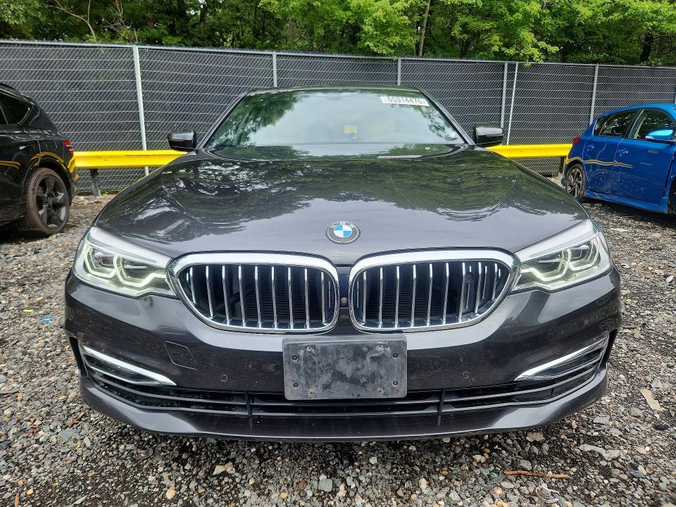 2018 BMW 540 XI — Фото 5 из 12