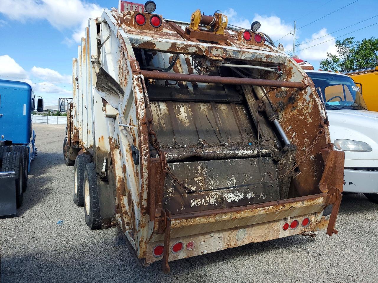 2000 CHEVROLET C7 REFUSE TRUCK — Фото 3 из 10