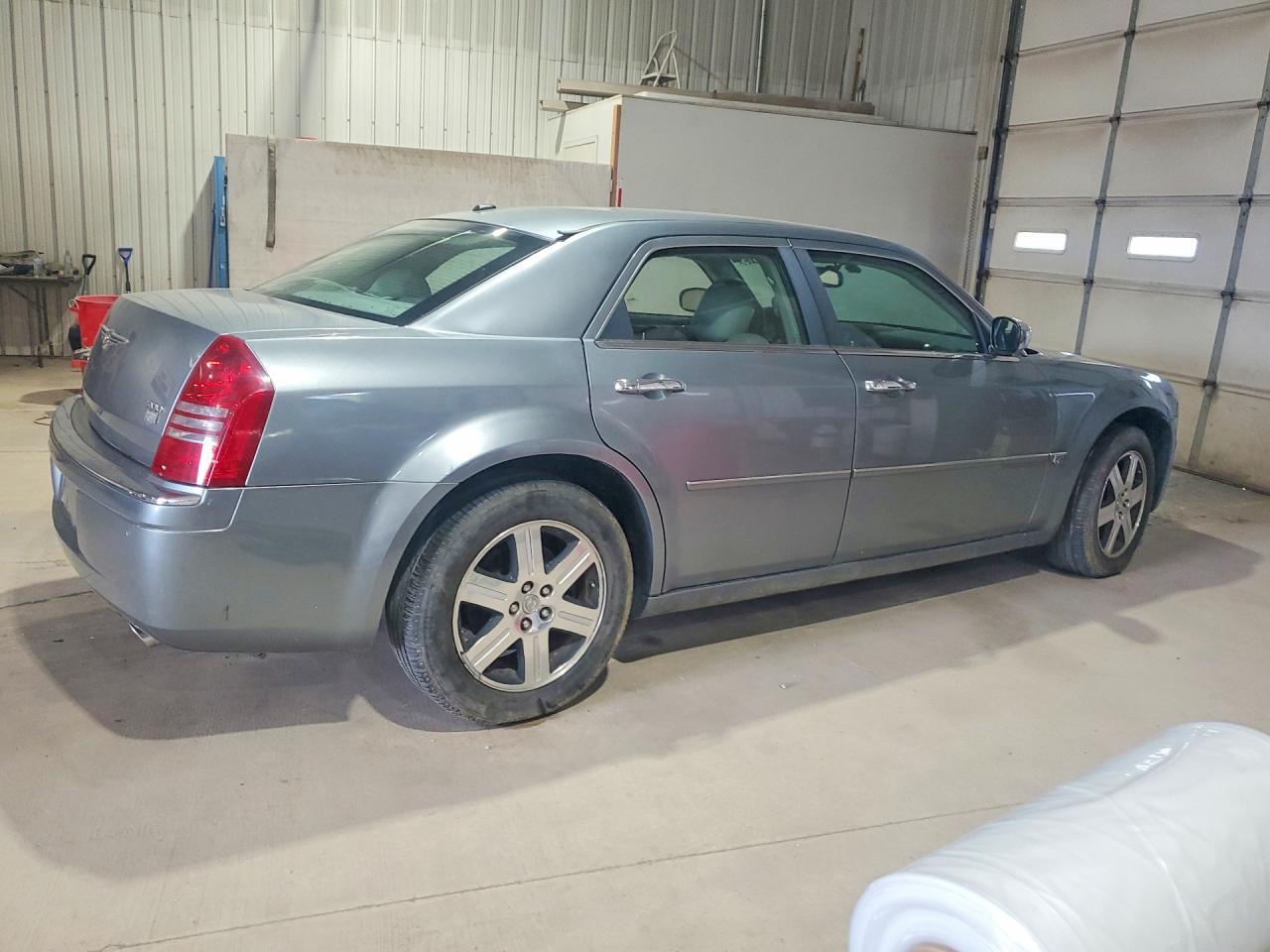 2006 CHRYSLER 300C — Фото 3 из 12