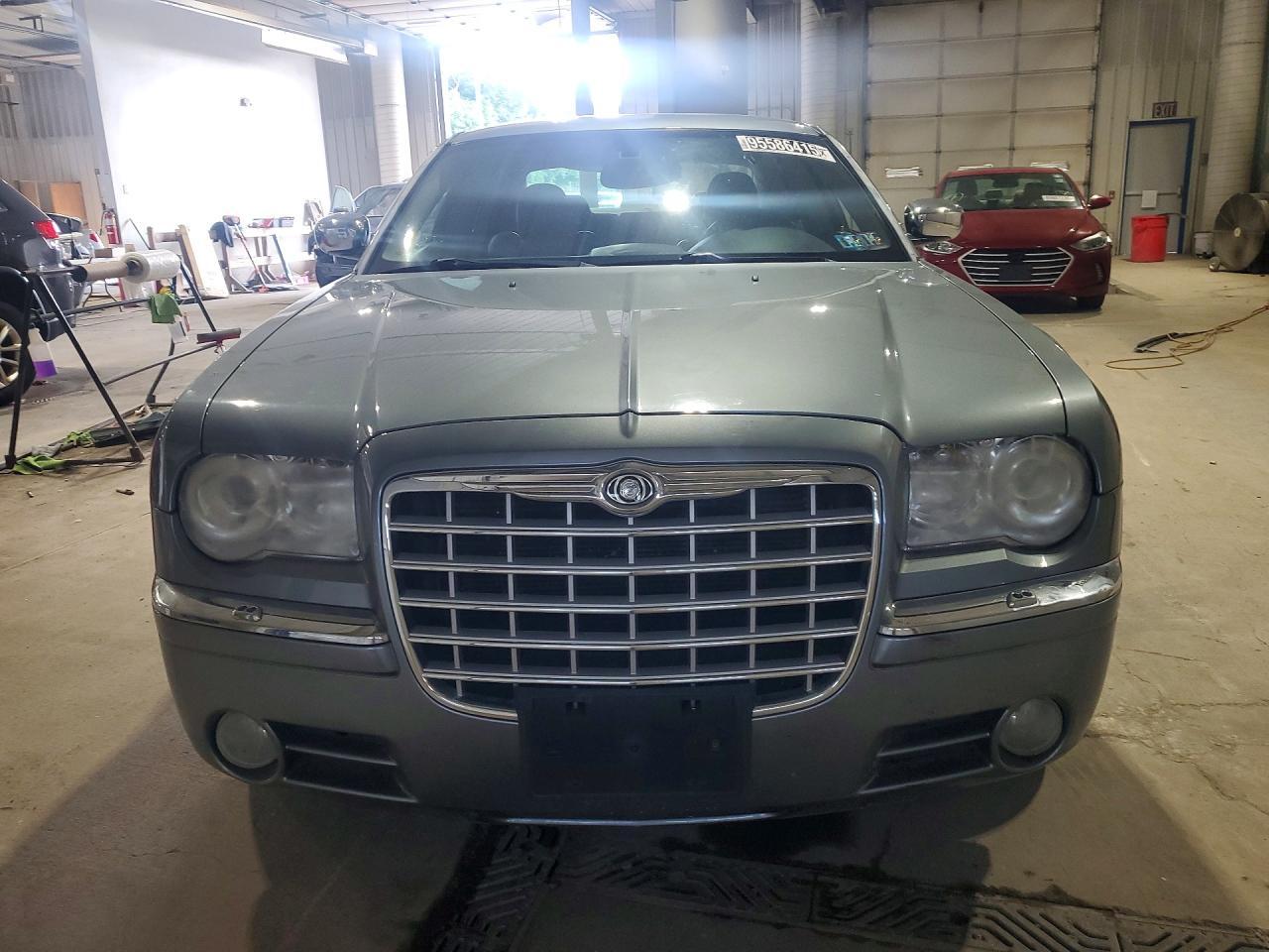 2006 CHRYSLER 300C — Фото 5 из 12