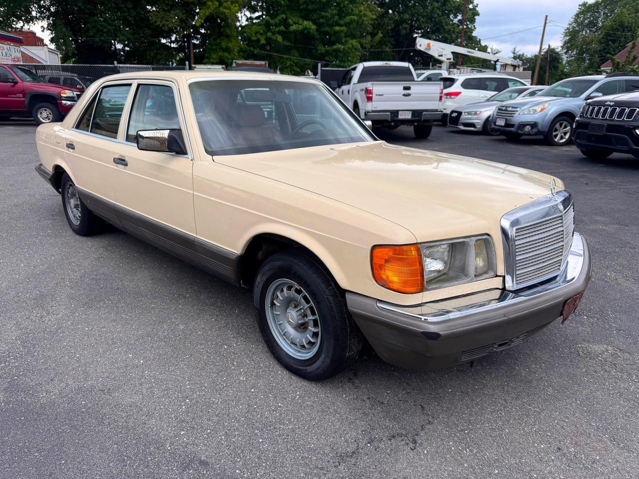 1982 MERCEDES-BENZ 300 WDBCB20A3CB024764