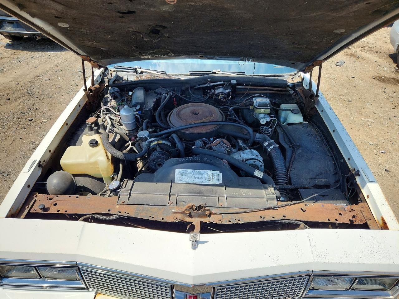 1984 OLDSMOBILE DELTA 88 ROYALE BROUGHAM LS — Фото 11 из 12