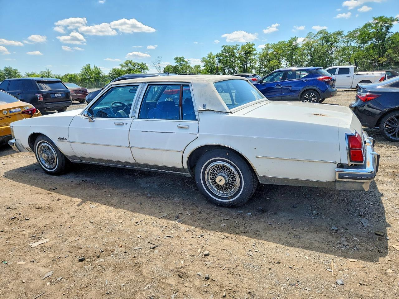 1984 OLDSMOBILE DELTA 88 ROYALE BROUGHAM LS — Фото 2 из 12