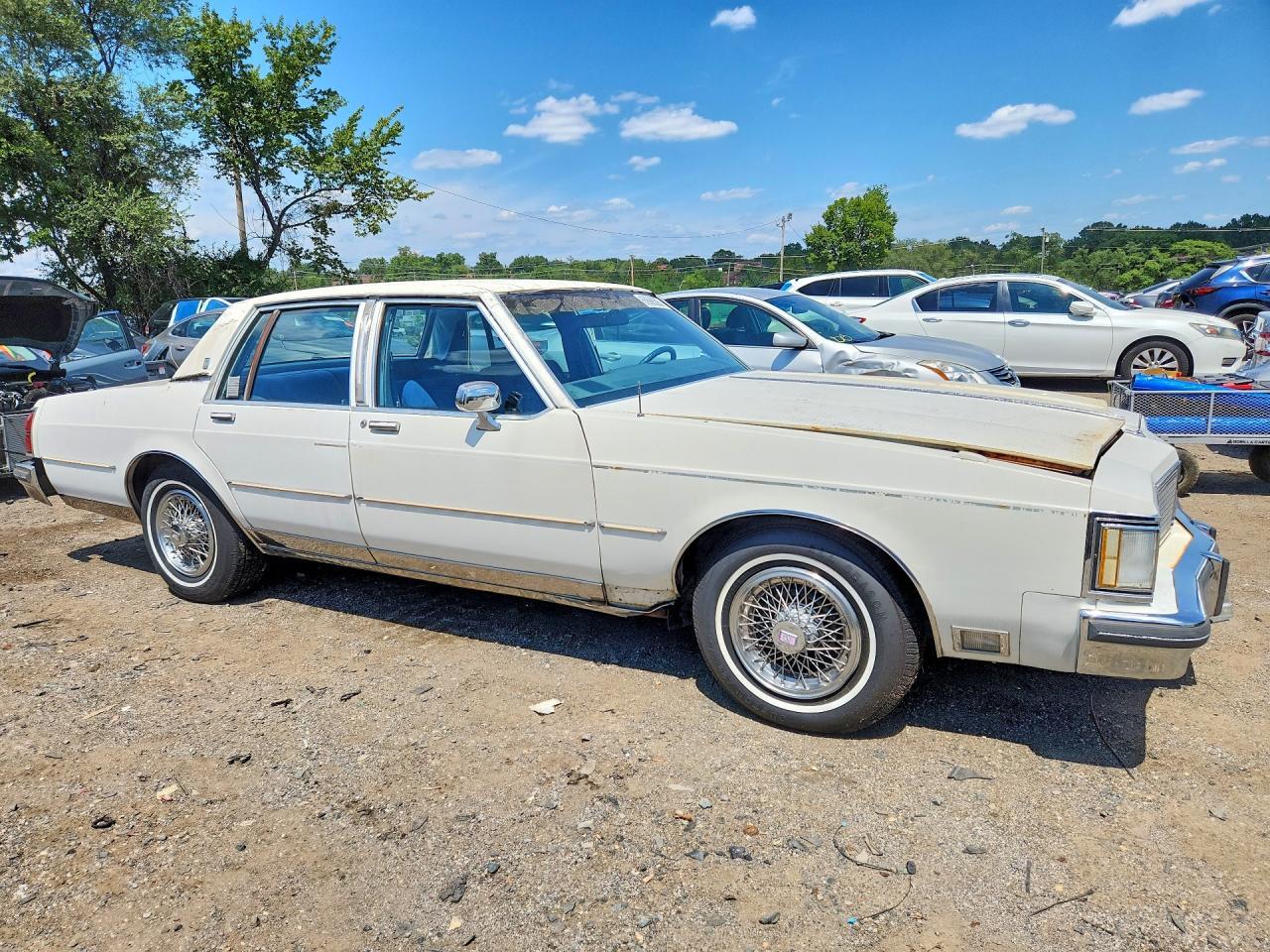 1984 OLDSMOBILE DELTA 88 ROYALE BROUGHAM LS — Фото 4 из 12