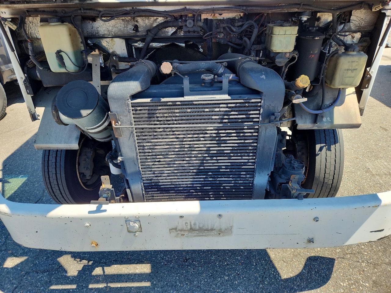 2000 FREIGHTLINER MT45 CHASSIS DELIVERY TRUCK — Фото 11 из 12