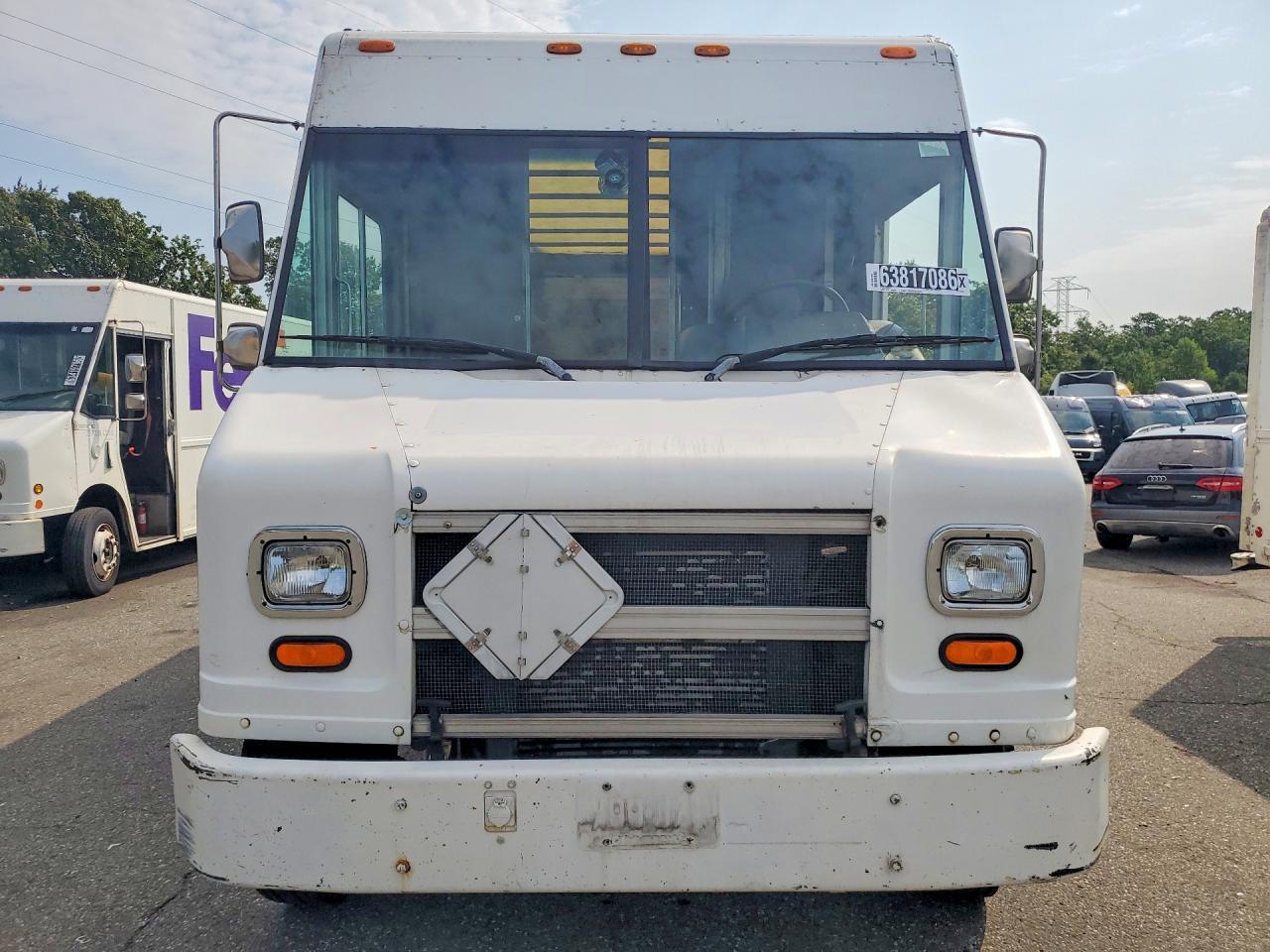 2000 FREIGHTLINER MT45 CHASSIS DELIVERY TRUCK — Фото 5 из 12