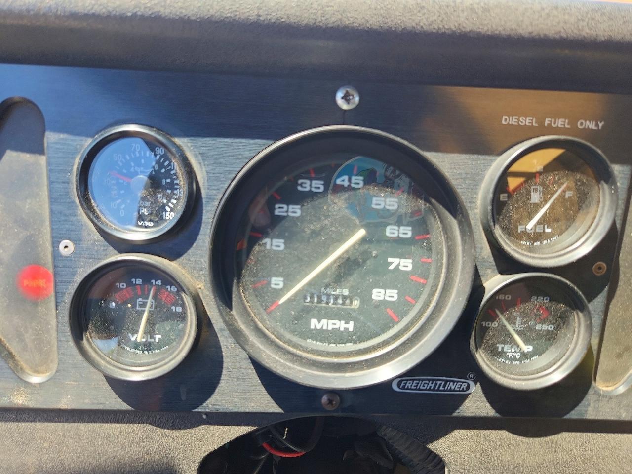 2000 FREIGHTLINER MT45 CHASSIS DELIVERY TRUCK — Фото 9 из 12