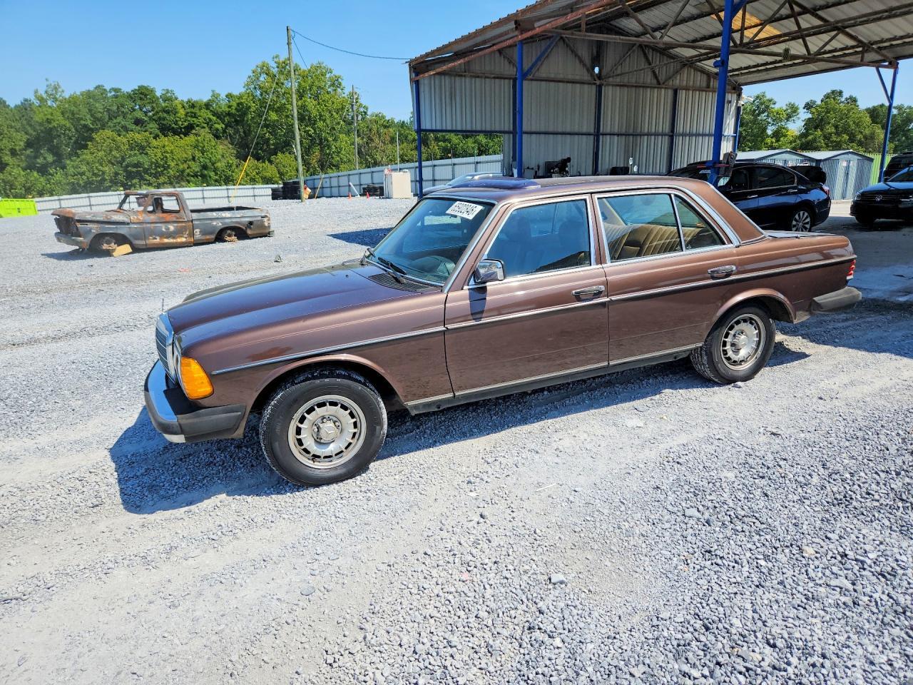 1985 MERCEDES-BENZ 300 WDBAB33CXFA272238