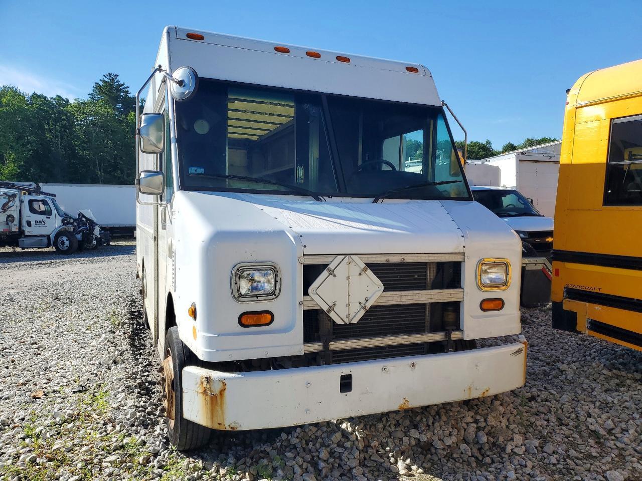 2006 FREIGHTLINER MT45 DELIVERY TRUCK — Фото 5 из 13