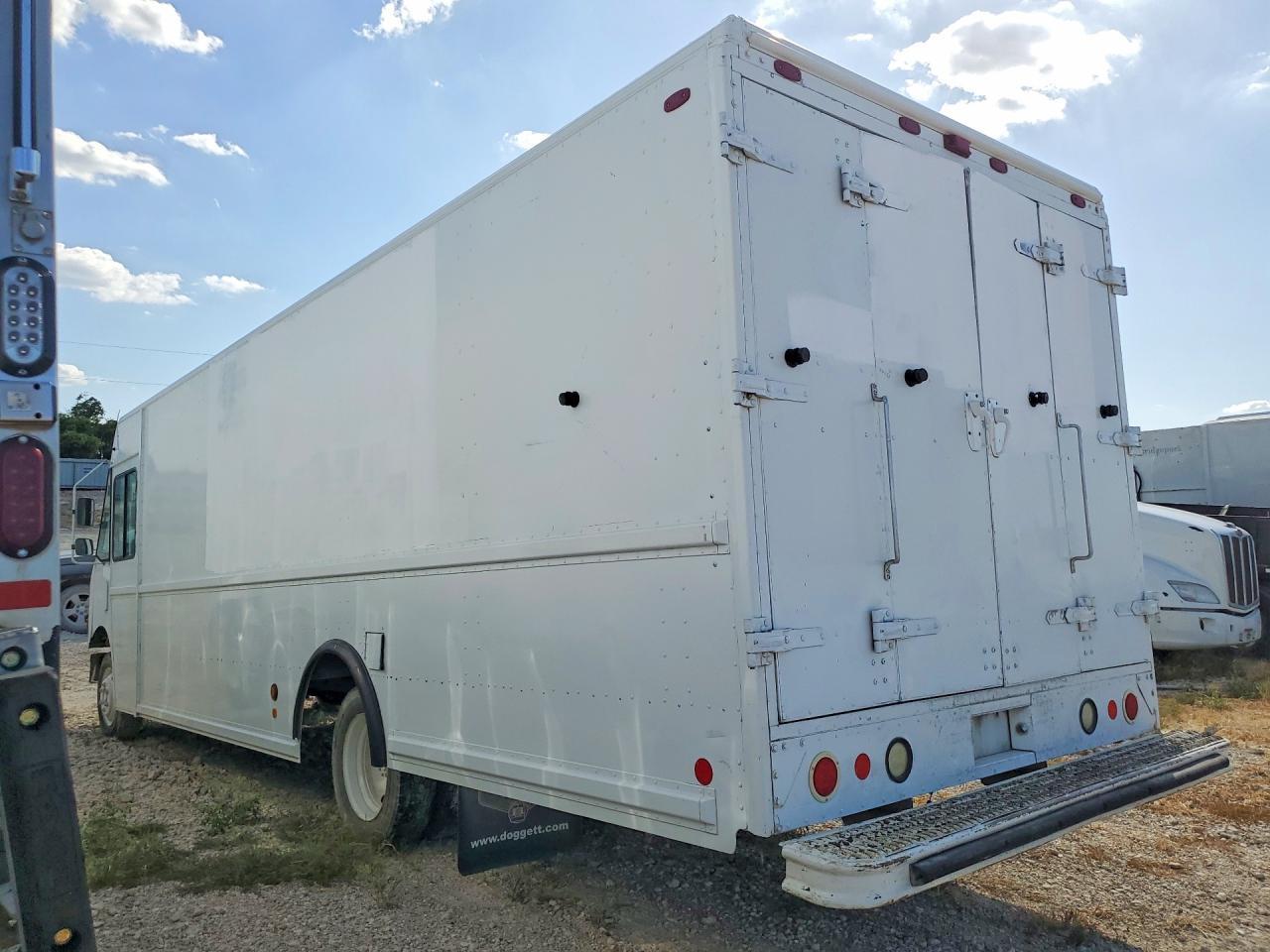 2006 FREIGHTLINER MT45 CHASSIS DELIVERY TRUCK — Фото 2 из 13