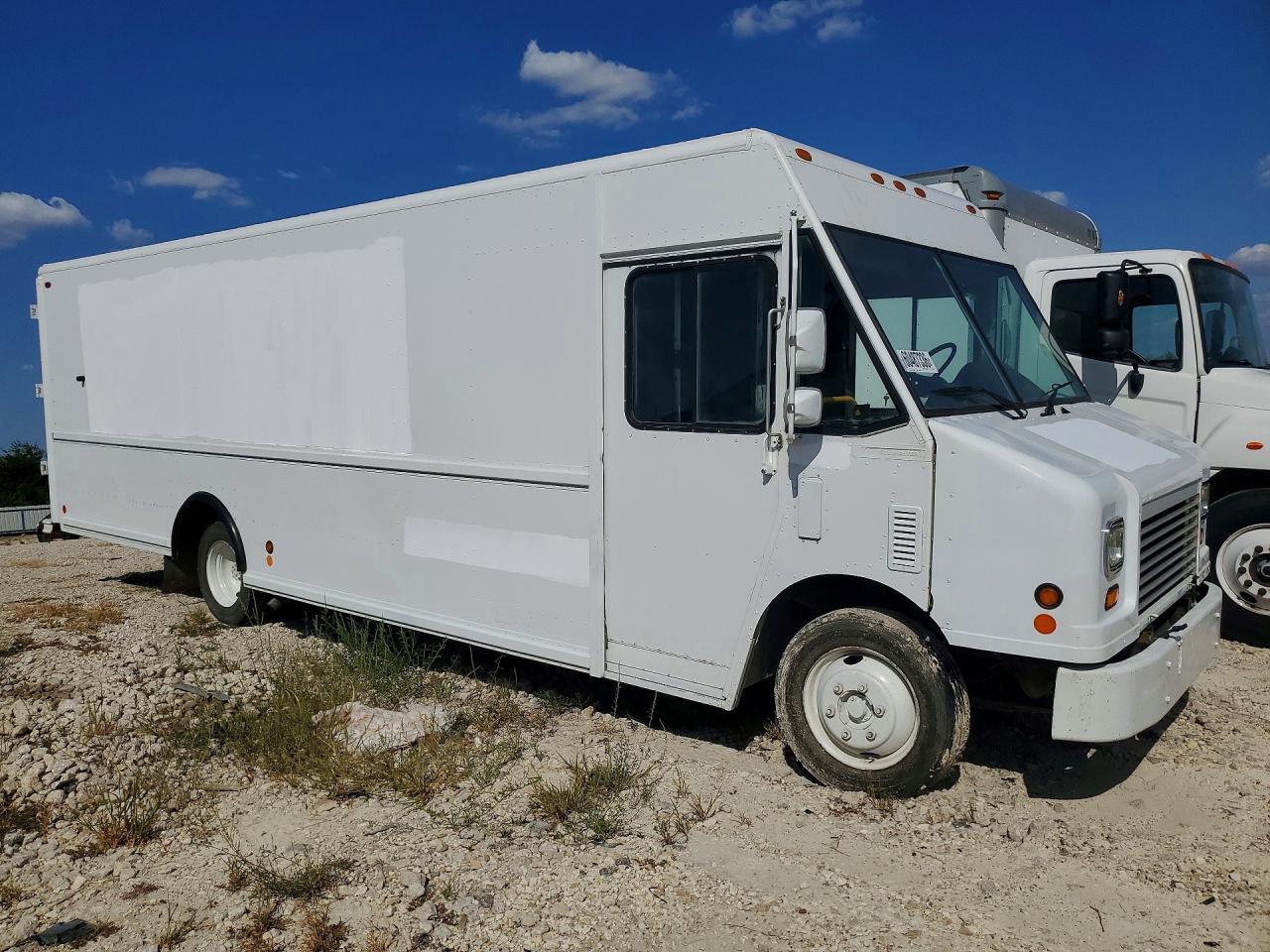 2006 FREIGHTLINER MT45 CHASSIS DELIVERY TRUCK — Фото 4 из 13