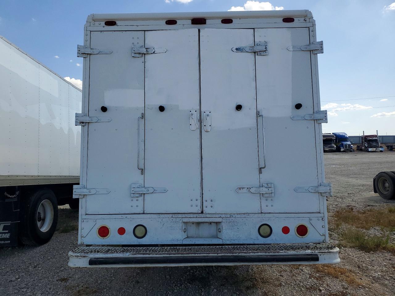 2006 FREIGHTLINER MT45 CHASSIS DELIVERY TRUCK — Фото 6 из 13
