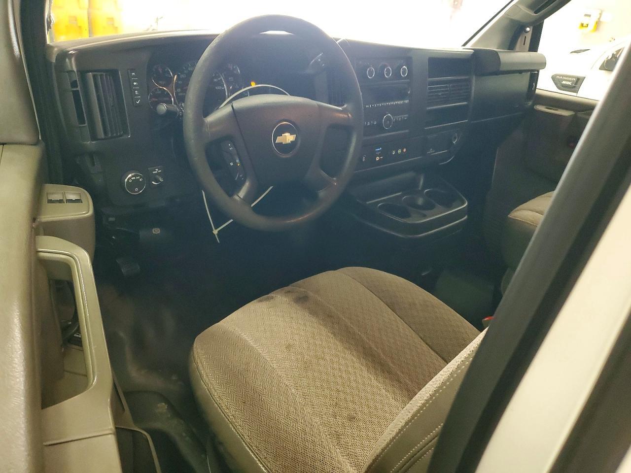 2018 CHEVROLET EXPRESS G2500 — Фото 8 из 14