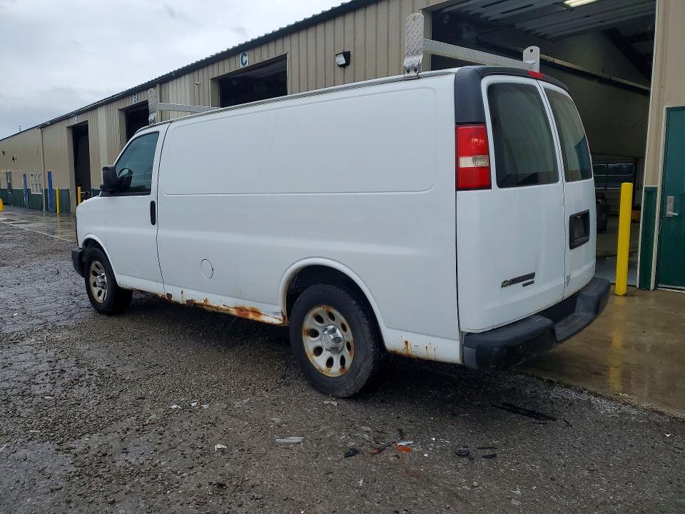 2012 CHEVROLET EXPRESS — Фото 2 из 13