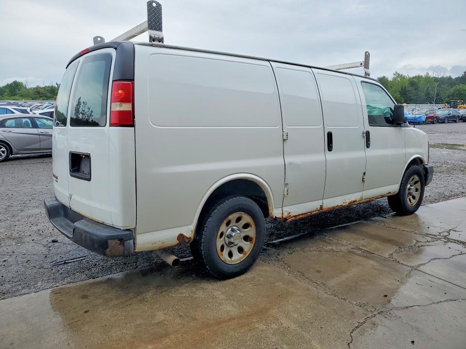 2012 CHEVROLET EXPRESS — Фото 3 из 13