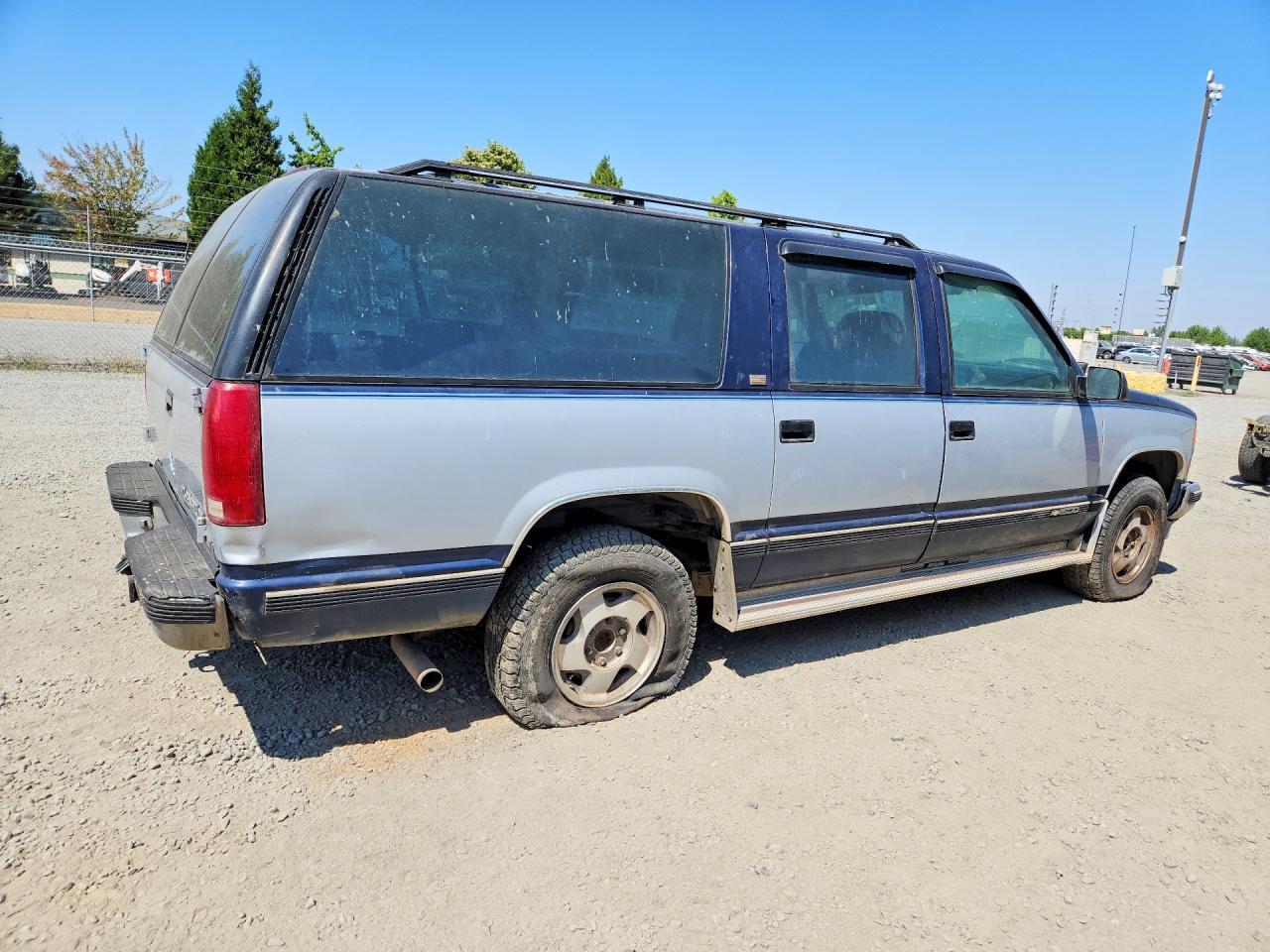 1GNFK16K9RJ379730 1994 CHEVROLET SUBURBAN photo no. 3