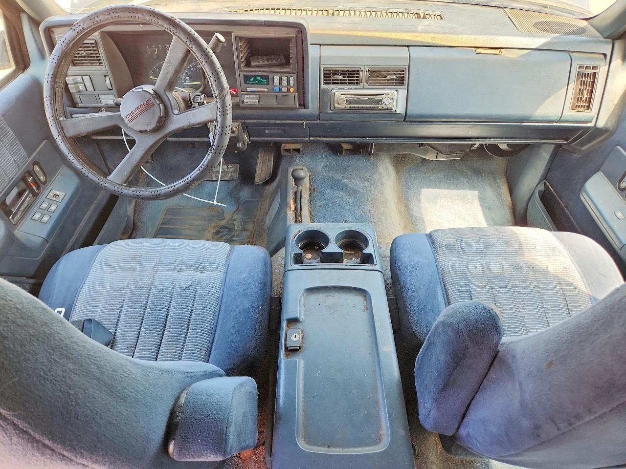 1GNFK16K9RJ379730 1994 CHEVROLET SUBURBAN photo no. 8