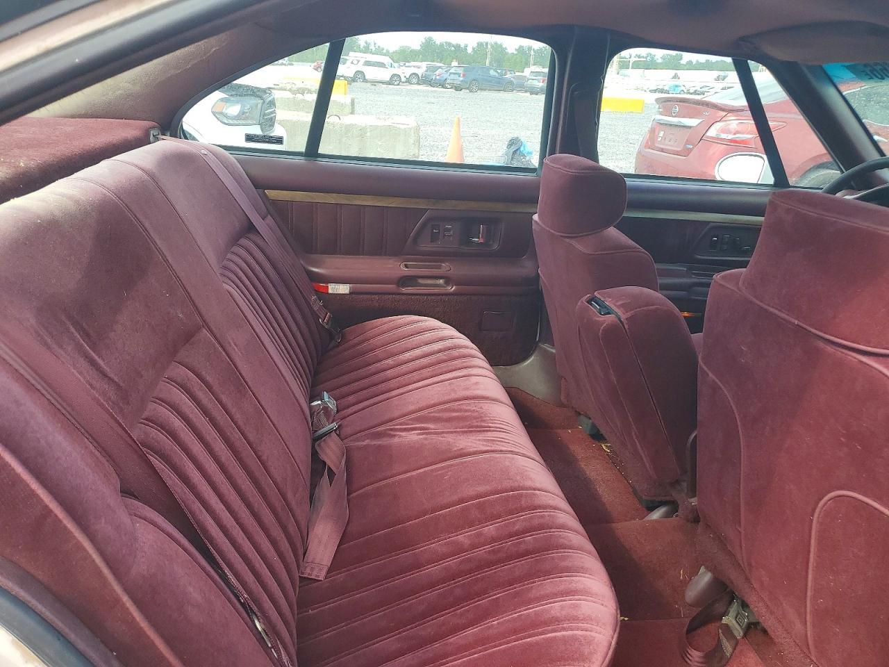 1995 OLDSMOBILE 88 ROYALE — Фото 10 из 12
