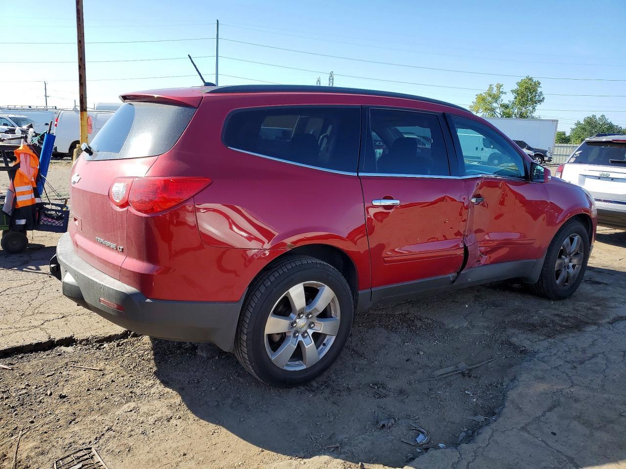 2012 CHEVROLET TRAVERSE LT — Фото 3 из 13