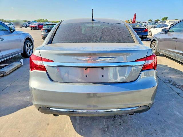 2012 CHRYSLER 200 LIMITED — Фото 6 из 12