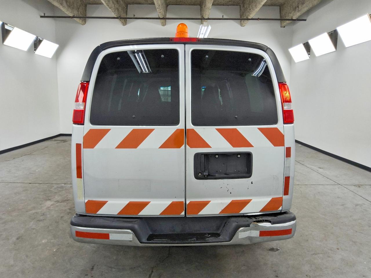 2018 CHEVROLET EXPRESS G2500 LT — Фото 6 из 13