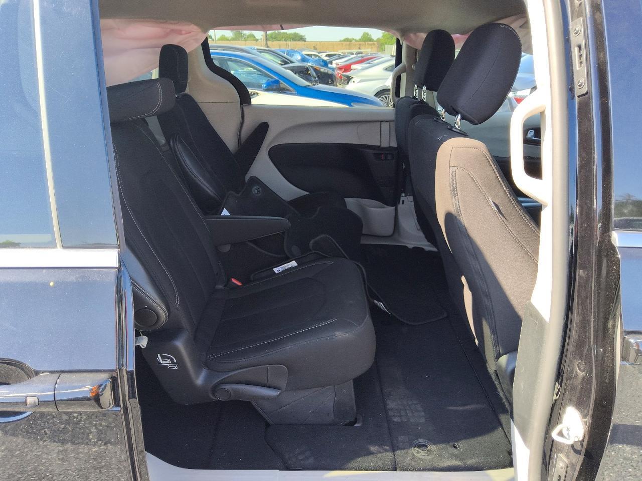 2024 CHRYSLER VOYAGER LX — Фото 11 из 13