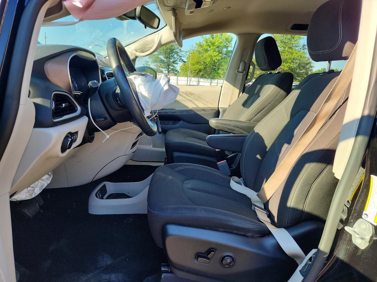 2024 CHRYSLER VOYAGER LX — Фото 7 из 13