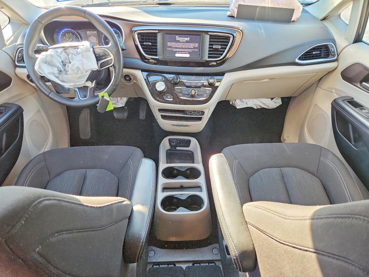 2024 CHRYSLER VOYAGER LX — Фото 8 из 13