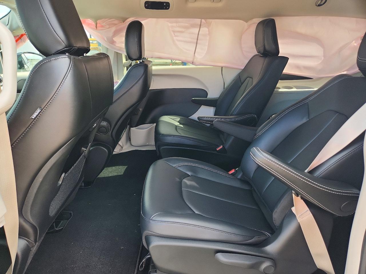 2024 CHRYSLER PACIFICA HYBRID SELECT — Фото 11 из 13