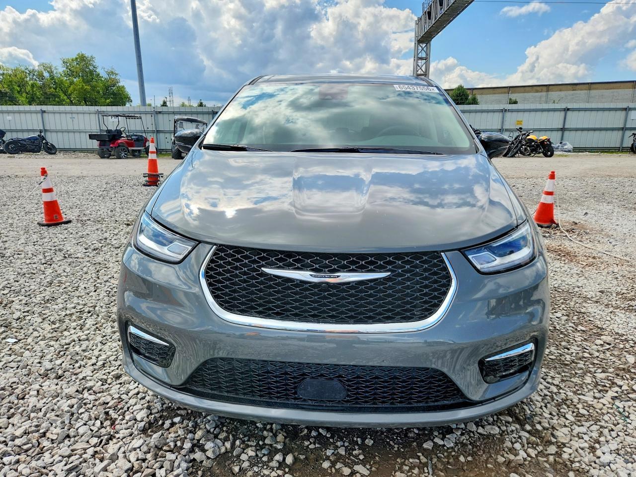 2024 CHRYSLER PACIFICA HYBRID SELECT — Фото 5 из 13