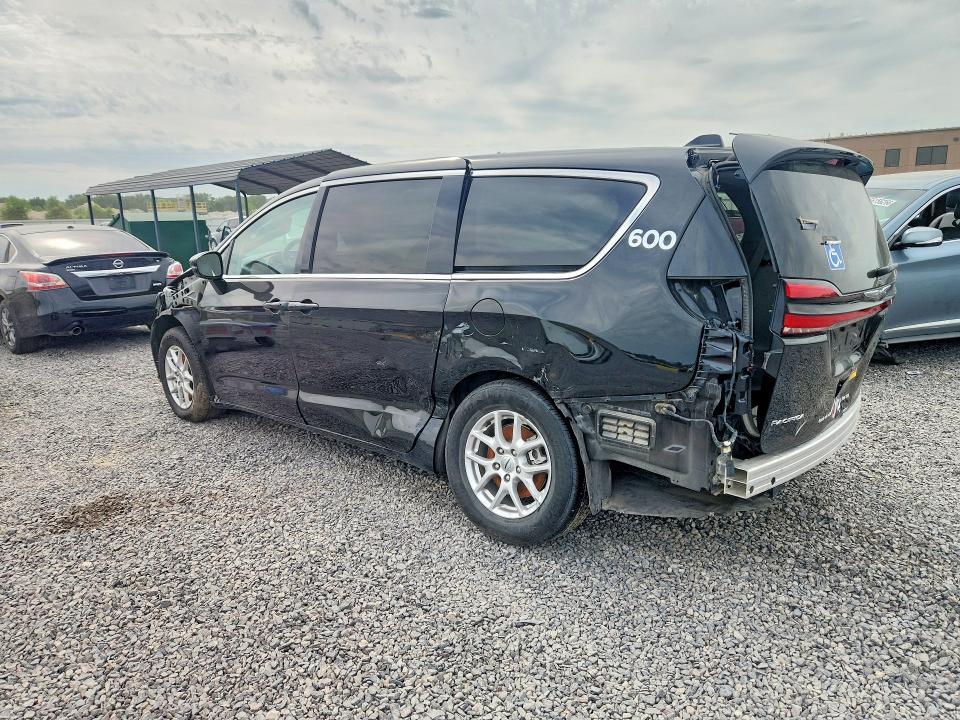 2024 CHRYSLER PACIFICA TOURING L — Фото 2 из 12