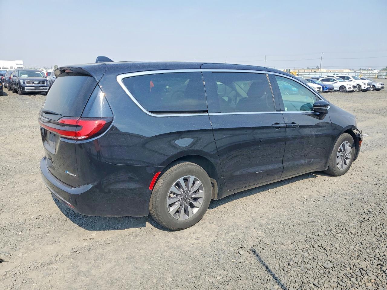 2024 CHRYSLER PACIFICA HYBRID SELECT — Фото 3 из 14