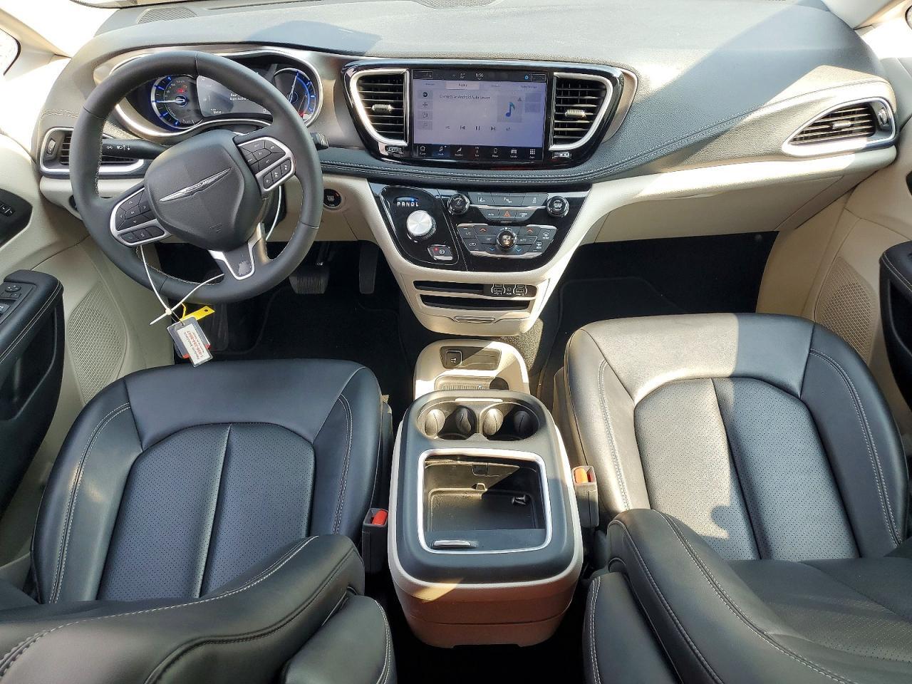 2024 CHRYSLER PACIFICA HYBRID SELECT — Фото 8 из 14