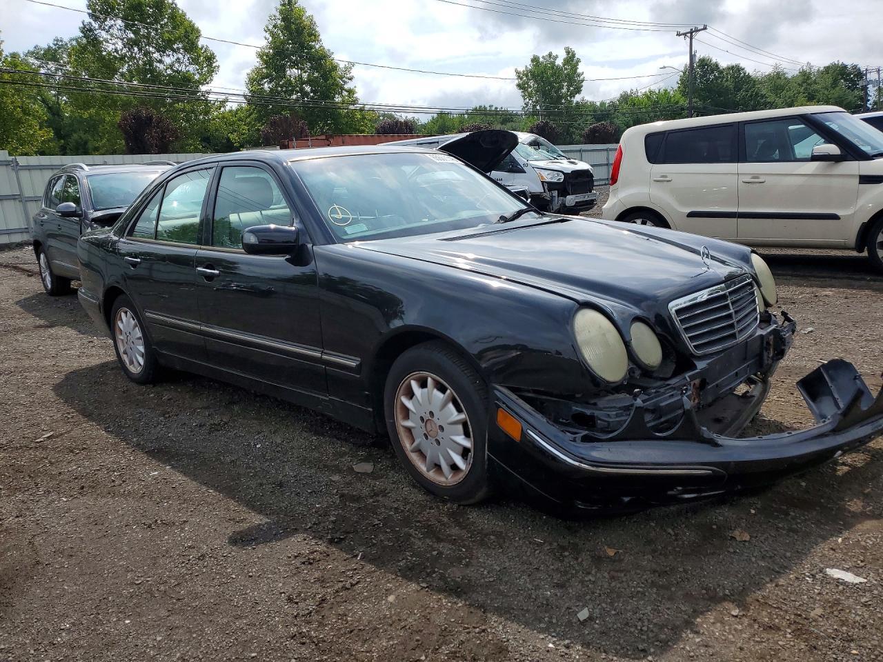 2001 MERCEDES-BENZ E 320 — Фото 4 из 12