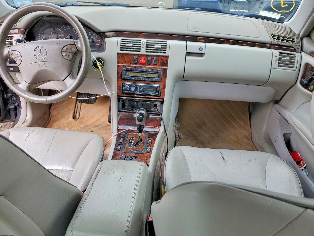 2001 MERCEDES-BENZ E 320 — Фото 8 из 12