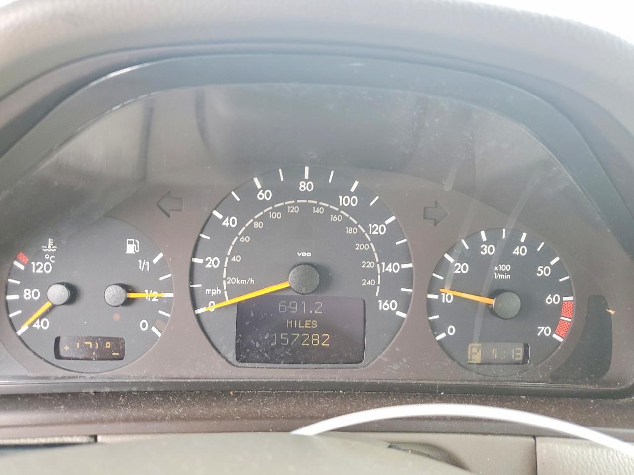 2001 MERCEDES-BENZ E 320 — Фото 9 из 12