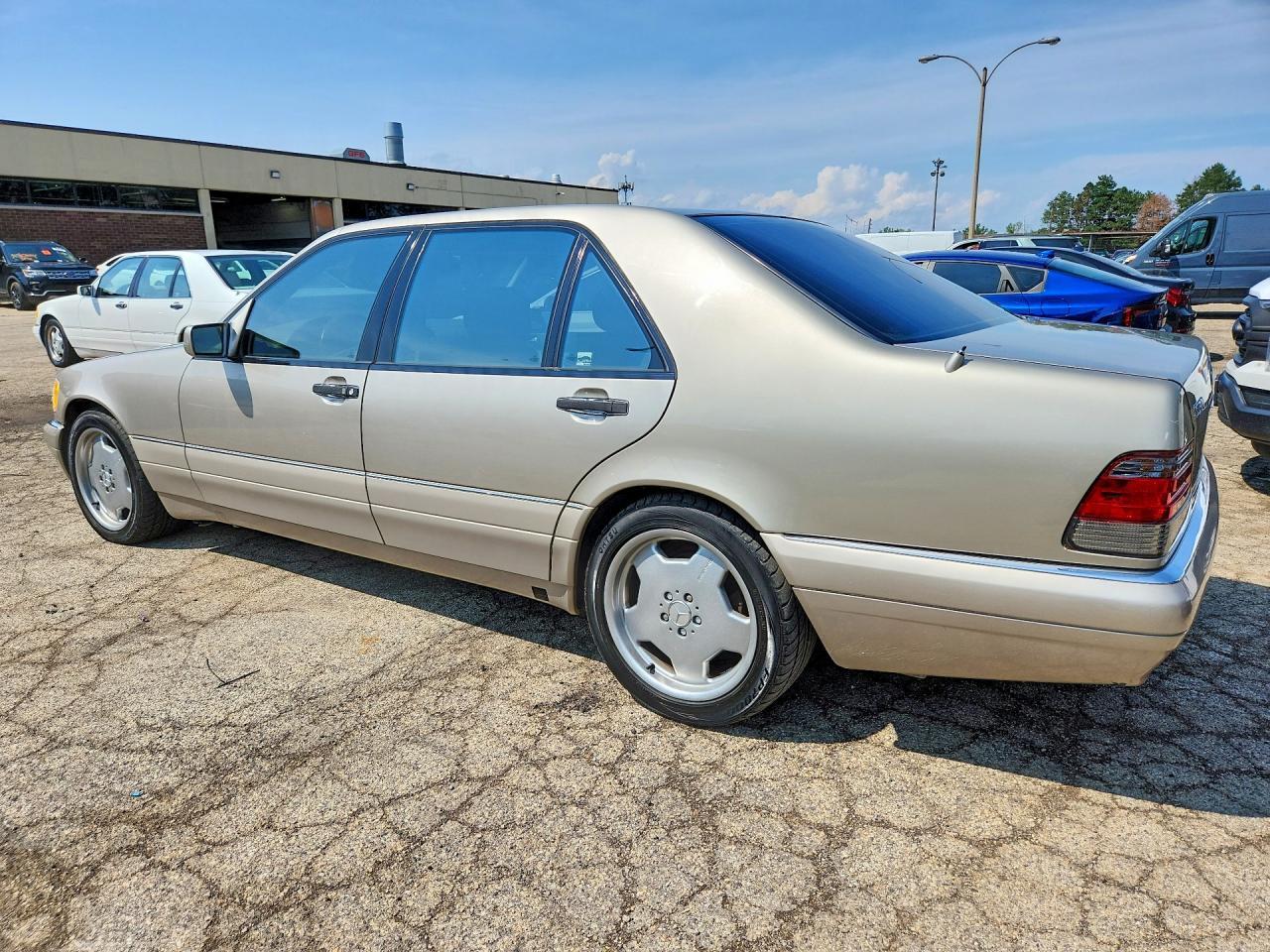 1997 MERCEDES-BENZ S 500 — Фото 2 из 12