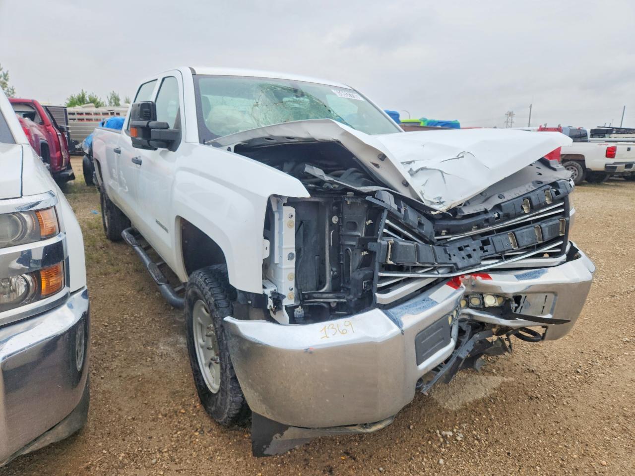 2018 CHEVROLET SILVERADO K2500 HEAVY DUTY — Фото 4 из 12