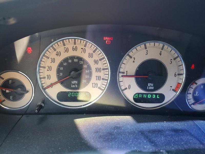 2001 CHRYSLER TOWN & COUNTRY LIMITED — Фото 9 из 13