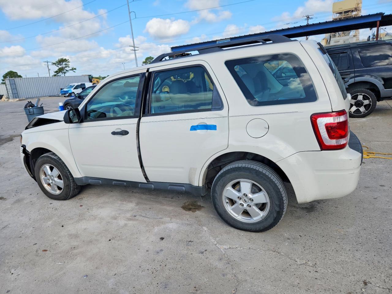 2012 FORD ESCAPE XLS — Фото 2 из 13
